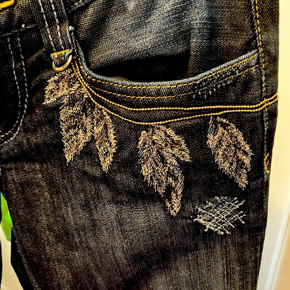 Premium Guess Jeans with metallic feather embroidery and chains size 26